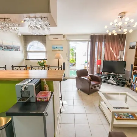 75m2 Flat On The Harbour Car Park Included Apartmán