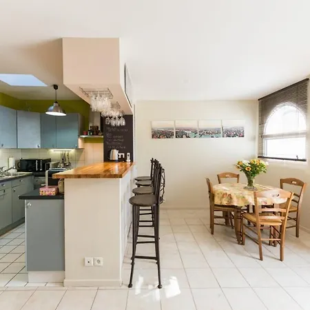 75m2 Flat On The Harbour Car Park Included Apartmán *